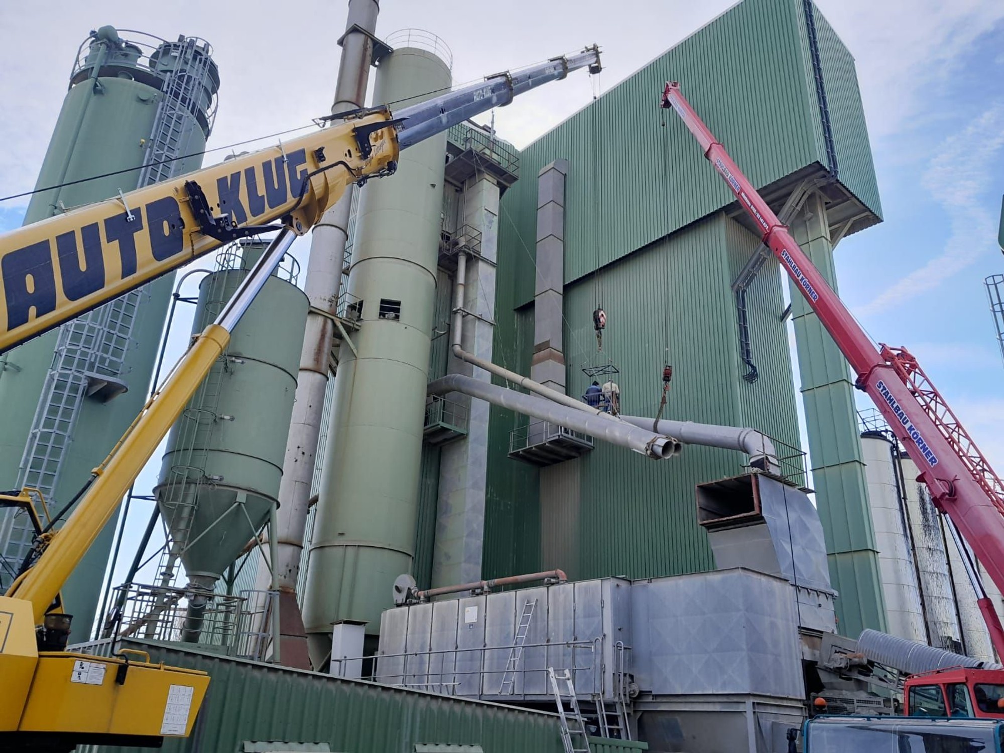Präzisionskranarbeiten für anspruchsvolle Industrieinstallationen